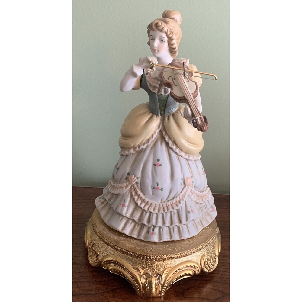 Vintage Mid Century Capodimonte Porcelain Musical Figure Sculptor Calle Italy‎
